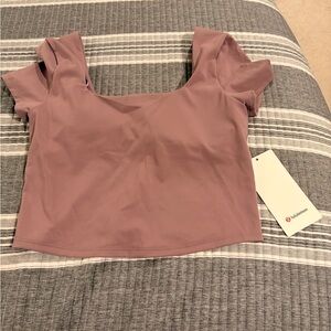 Lululemon NWT athletica Mauve Women's Top Wunder under smooth cover Size 8